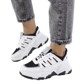 Weiße Sneaker mit Ausschnitten von Heck schwarz
