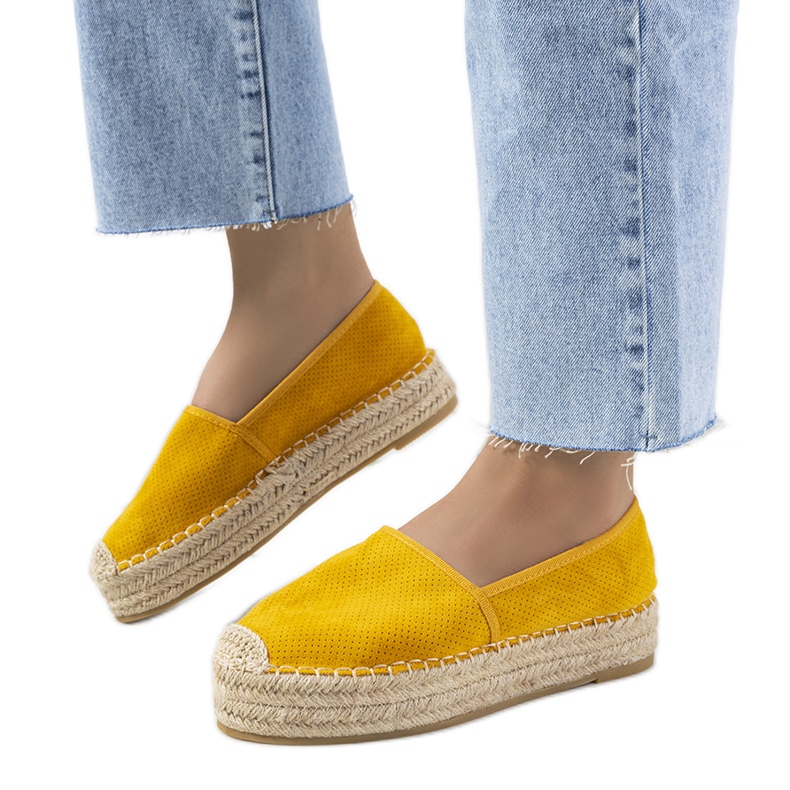 Gelbe, durchbrochene Espadrilles von Capelle
