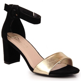 Schwarz-goldene Sandalen am eVento W EVE208D Pfosten
