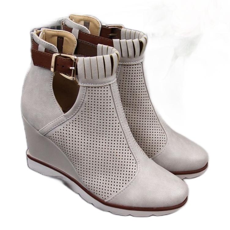 Turnschuhe mit durchbrochenem Keilabsatz Filippo W PAW117A beige