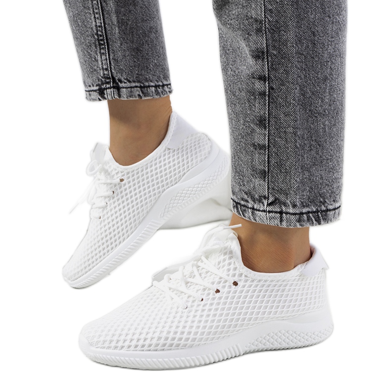 Weiße Sportschuhe von Amine