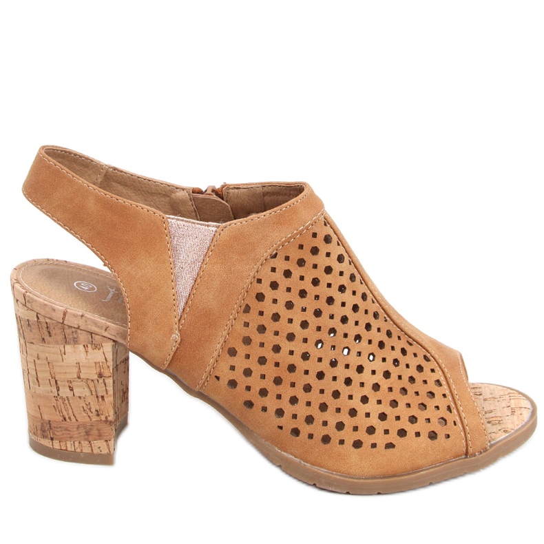 Durchbrochene Sandalen auf dem Assia Camel Post braun