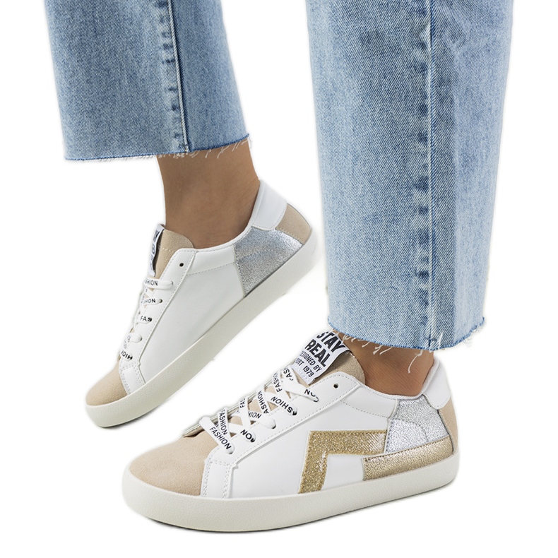 Amaal glänzende weiße Turnschuhe beige