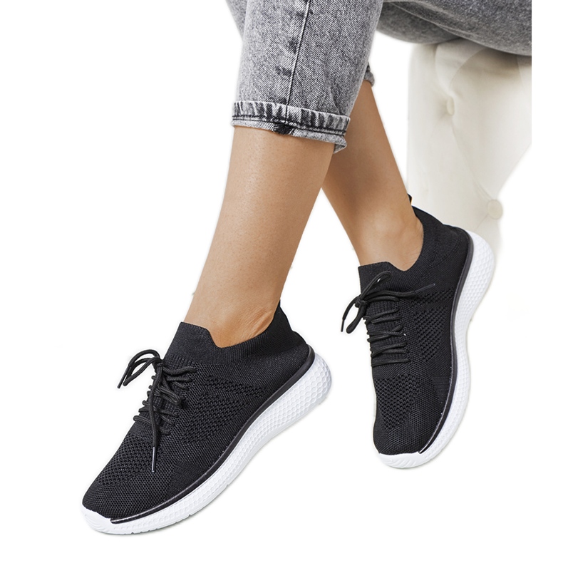 Michaels schwarze Sportschuhe