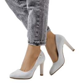 Graue Pumps auf einem Blair-Stiletto-Absatz