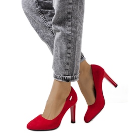 Rote Pumps auf einem Blair-Stiletto-Absatz