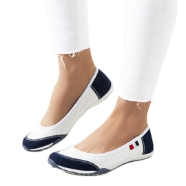 Kester Ballerinas aus weißem und marineblauem Leder