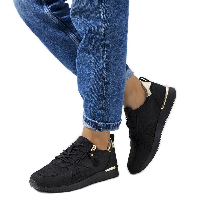 Sneaker aus schwarzem Ancaster-Leder golden