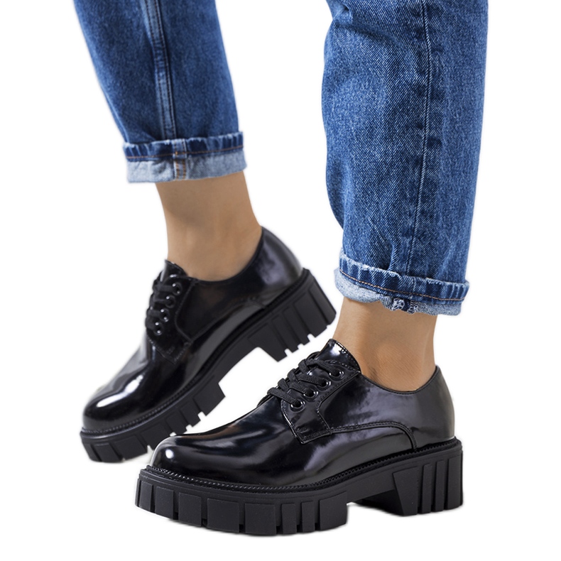 Schwarz lackierte Cardero Schuhe