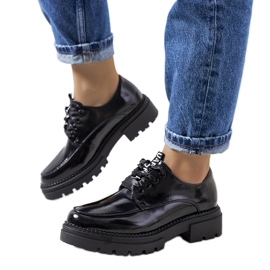 Schwarz lackierte Schuhe von Aike