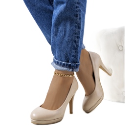 Beige High Heels auf der Reserve-Plattform