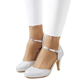 Silberglänzende Pumps von Rosetown