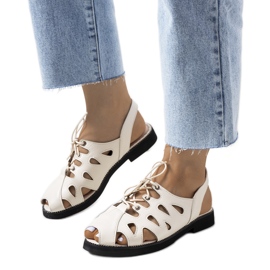 Beigefarbene Vlis-Sandalen zum Binden