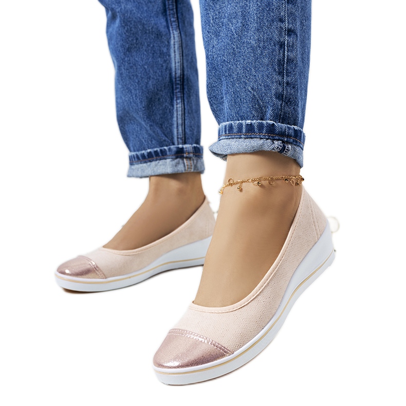 Beige Turnschuhe mit Keilabsatz von Barrie