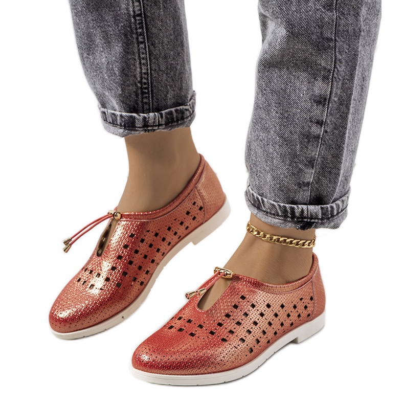 Cassinias rote durchbrochene Schuhe braun