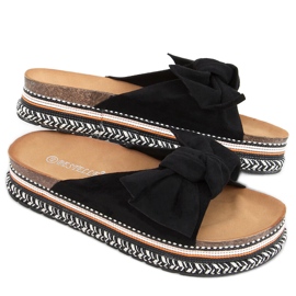 Flip-Flops auf einer dekorierten Lane Black-Sohle schwarz