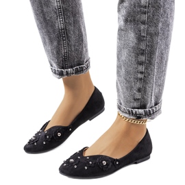 Schwarze Ballerinas mit Halah-Schnitt