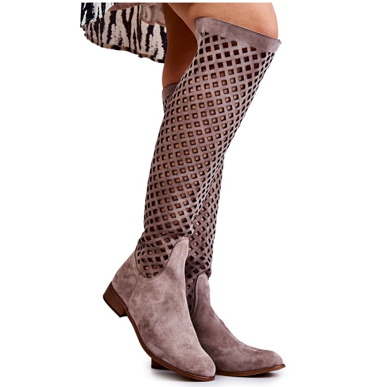 PA2 Dunkelbeige Arinna Wildlederstiefel mit durchbrochenem Muster braun