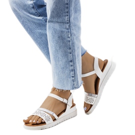 Weiße Damensandalen von Cubbine silber-