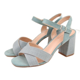 Grüne Vinceza Damensandalen an der Post