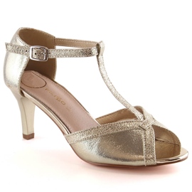 Elegante goldene Damensandalen Filippo mit offener Spitze