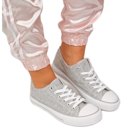 Niedrige Turnschuhe aus grauem Stoff von Atletico