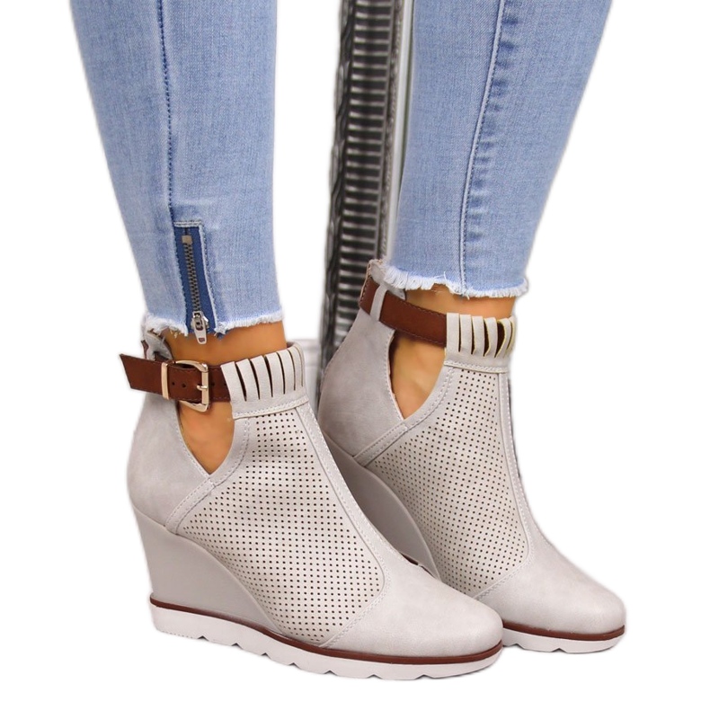 Beige Turnschuhe für Damen mit durchbrochenen Wedges Filippo