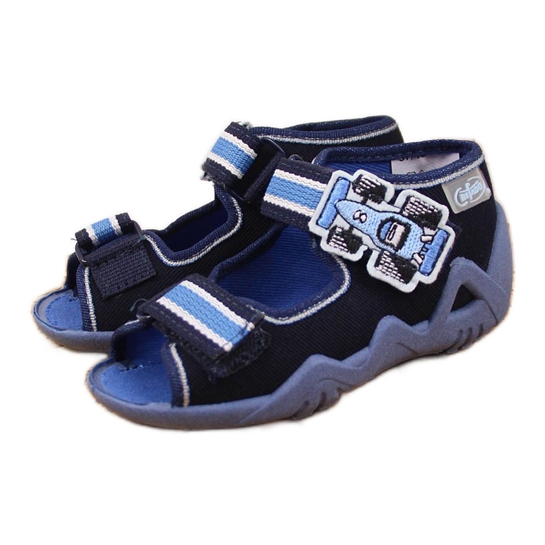 Hausschuhe für Jungen für den Kindergarten auf marineblauen Befado-Rüben navy blau