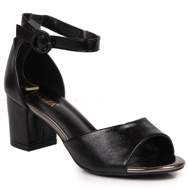 Schwarze Damensandalen von Vinceza auf der Post