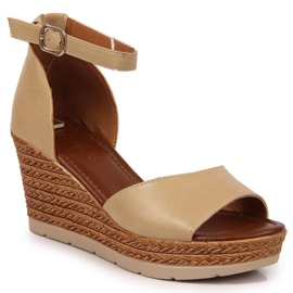 Beige Damensandalen auf Keilabsatz Jezzi