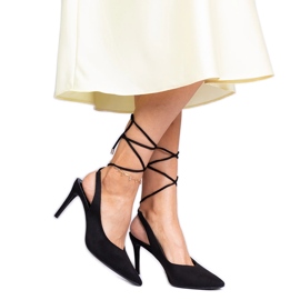 Schwarze High Heels mit offenem Absatz