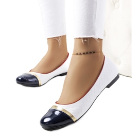 Weiße Ballerinas für Damen von Petra marineblau
