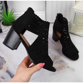 T.Sokolski Schwarze durchbrochene Damensandalen von T. Sokolski