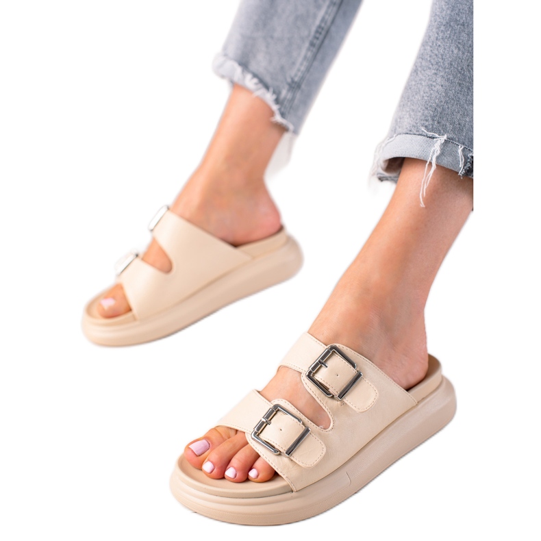 LA.FI Hausschuhe mit Schnallen beige