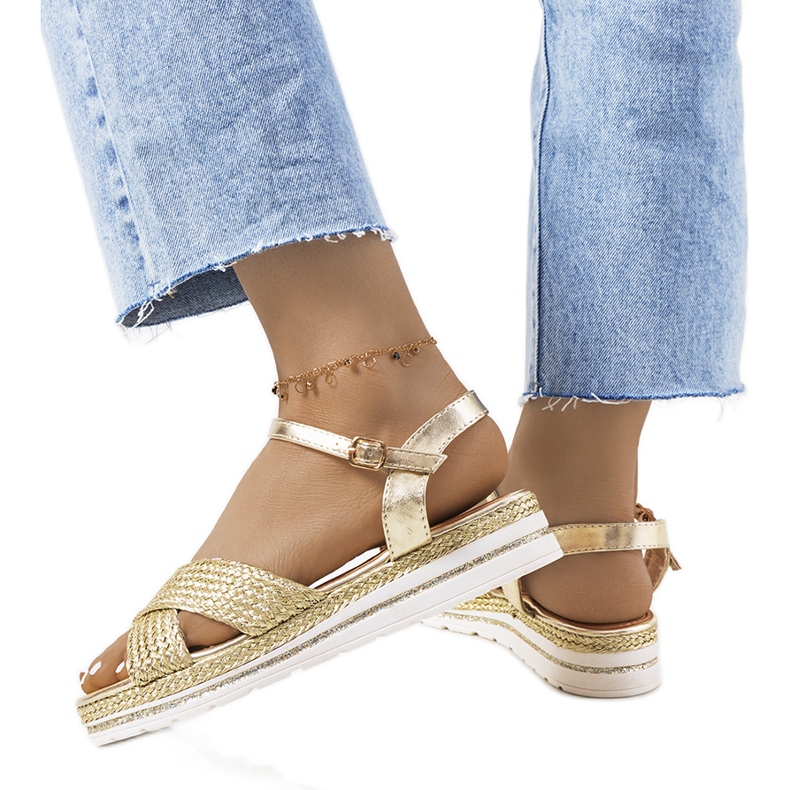 Goldene Damensandalen von Chirnside