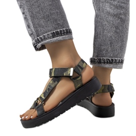 Grüne Camo-Sandalen auf der Dugan-Plattform