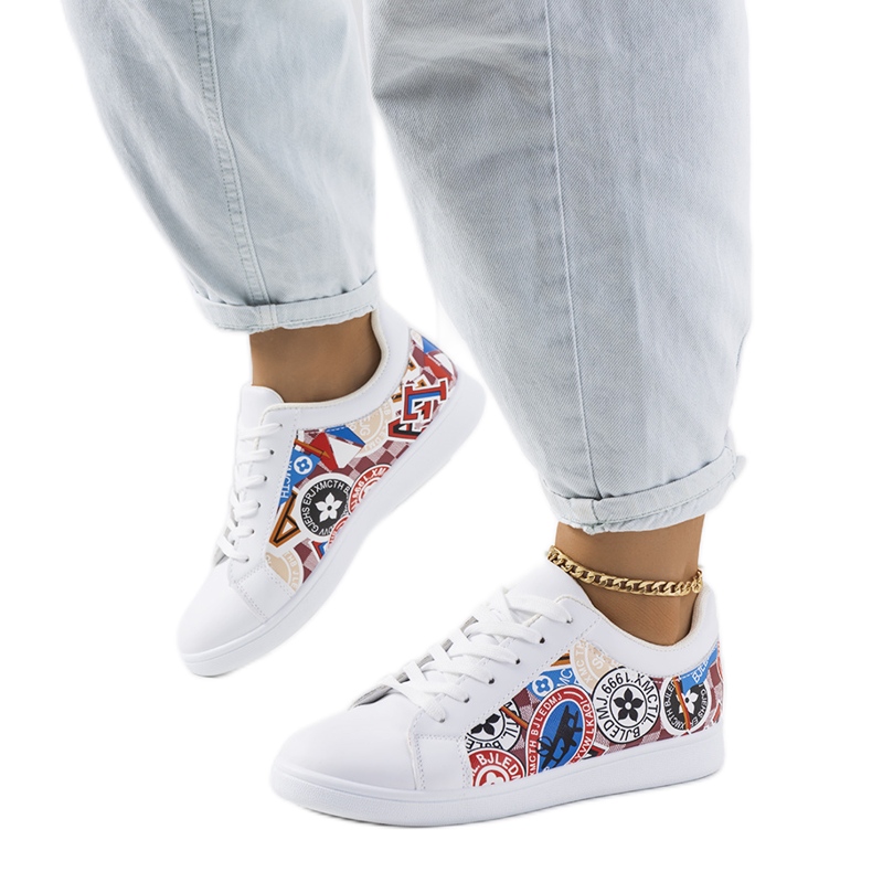 Jokelas weiße Turnschuhe