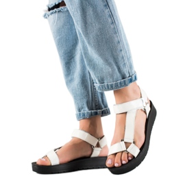 Cm Paris Weiße Sandalen auf der Plattform schwarz