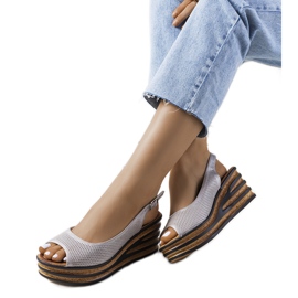 Beigefarbene Espadrilles auf dem Alton Wedge silber-