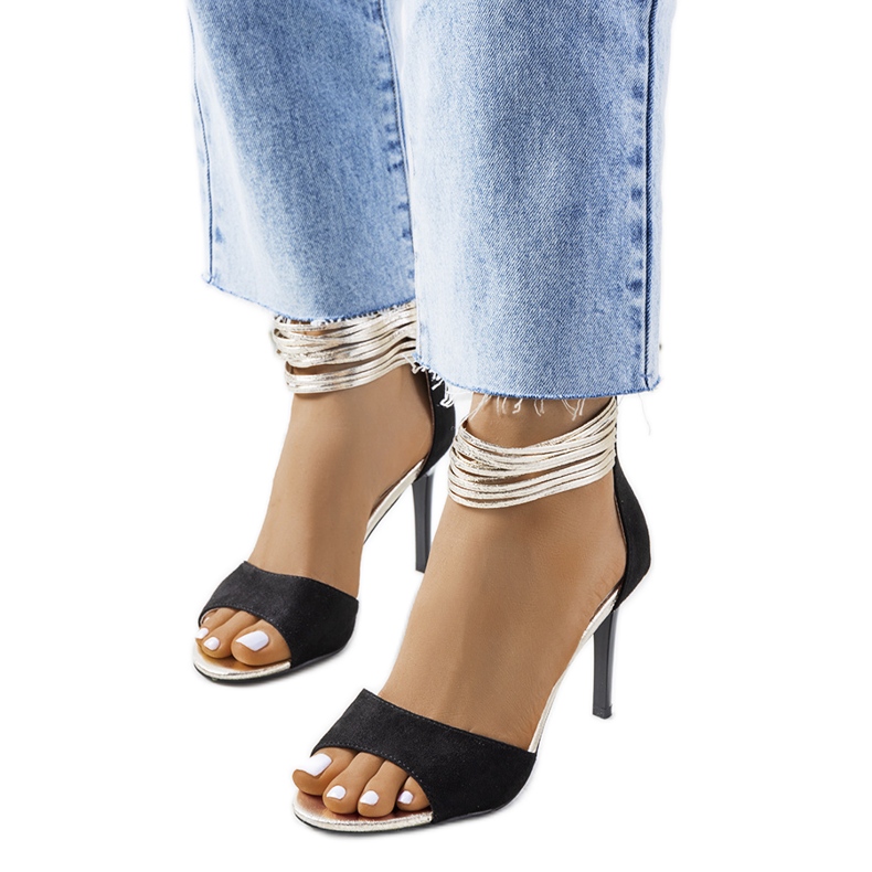 Schwarze Sandalen mit hohem Absatz von Vasquez