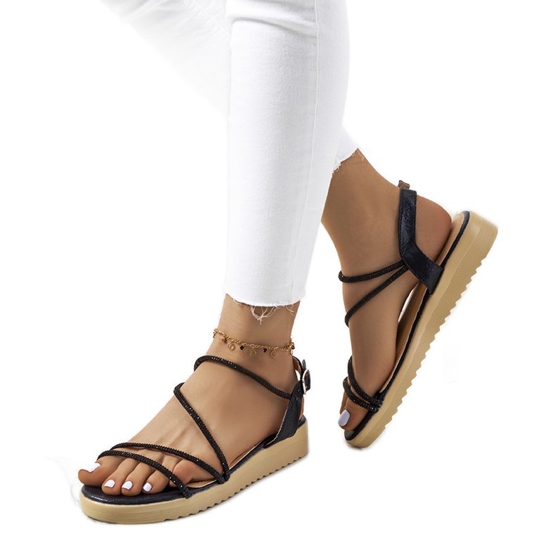 Kul. Schwarze Damensandalen