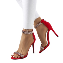 Rote Sandalen auf einem Gallegos-Absatz