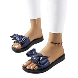 Marineblaue Hausschuhe mit einer glänzenden Schleife Sora