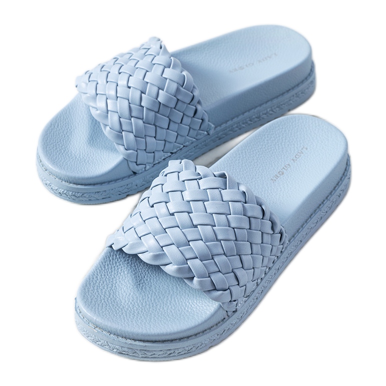 Blaue Flip-Flops auf dem Kapper-Plateau