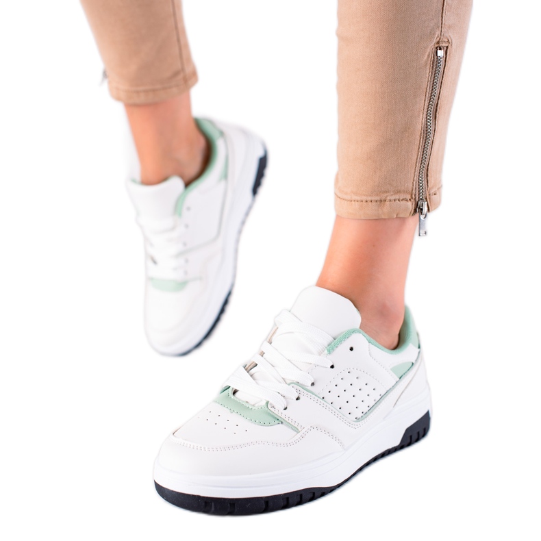 DK Sportschuhe auf der Plattform grün