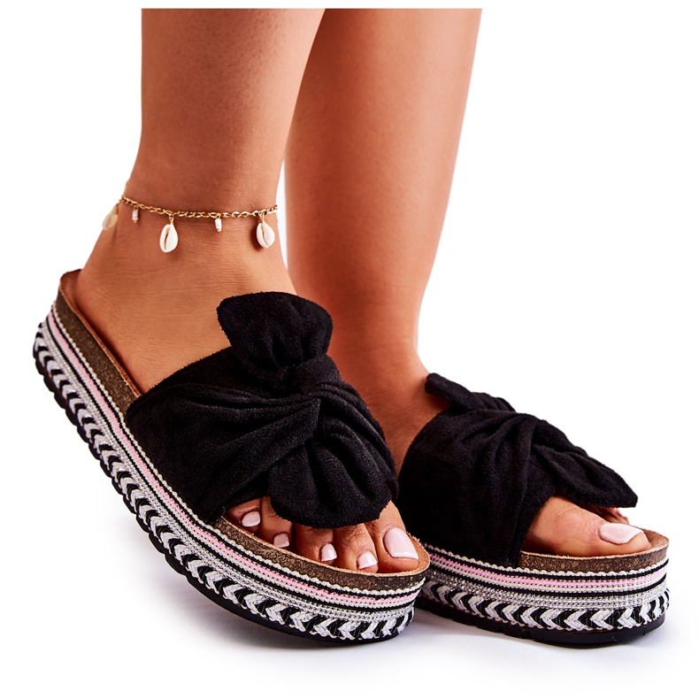 FJ1 Damenhausschuhe auf einer massiven Plattform Schwarz Terisa