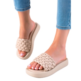 Mannika Hausschuhe auf der Plattform beige