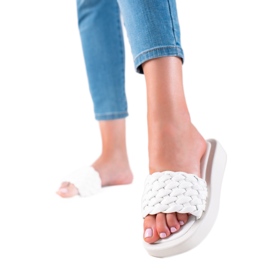 Mannika Hausschuhe auf der Plattform weiß