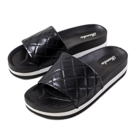 Schwarze, gesteppte Hassell-Hausschuhe