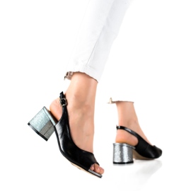 T.Sokolski Schimmernde Sandaletten mit hohen Absätzen schwarz